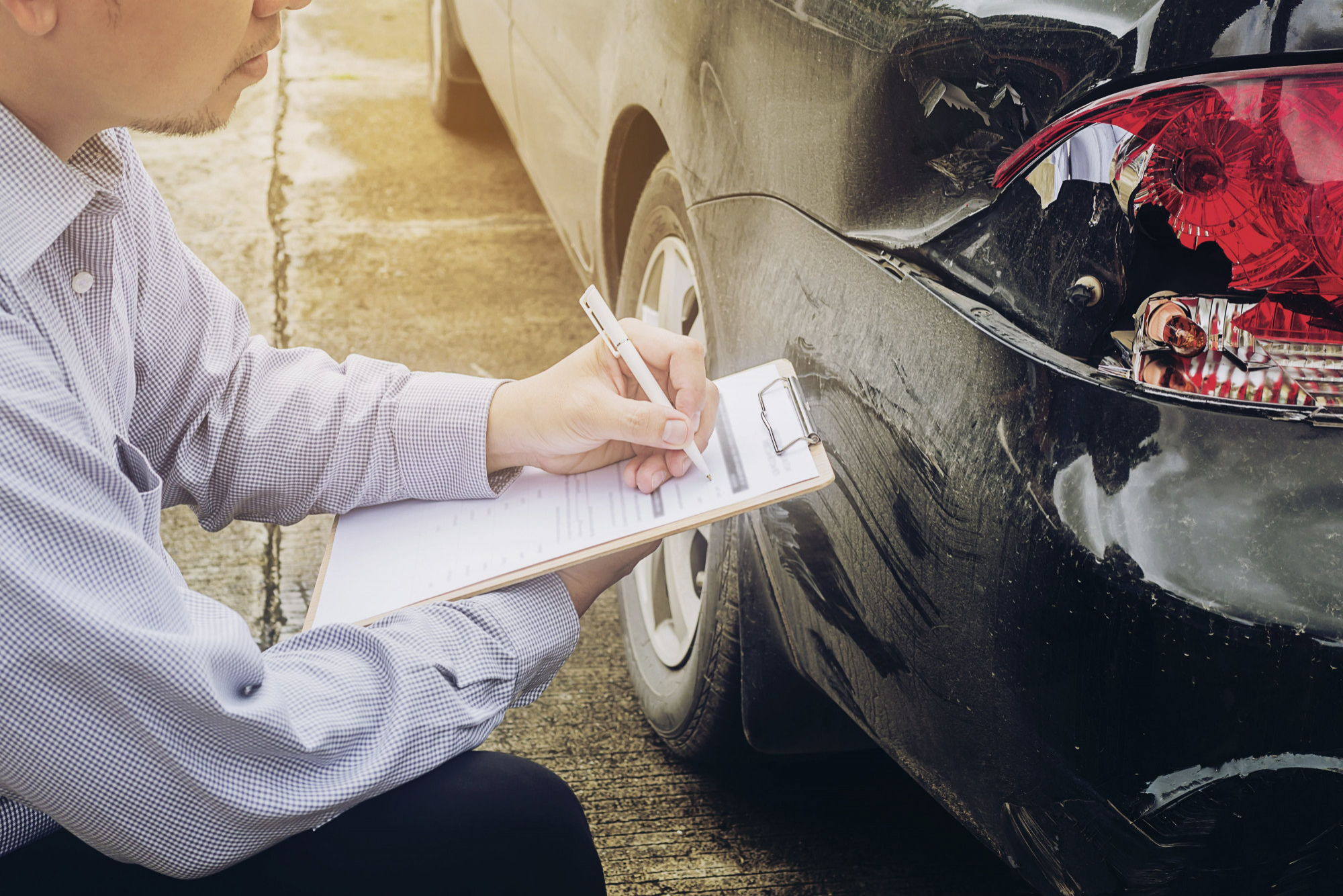 peritos mecánicos en accidente de camión