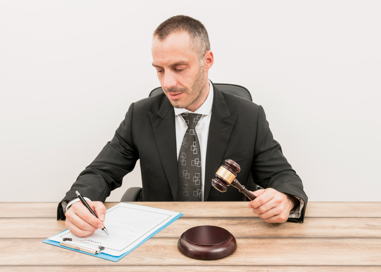 Ask a Spinal Cord Injury Lawyer: Can I Sue for a Spinal Cord Injury Sustained in Houston, Texas?